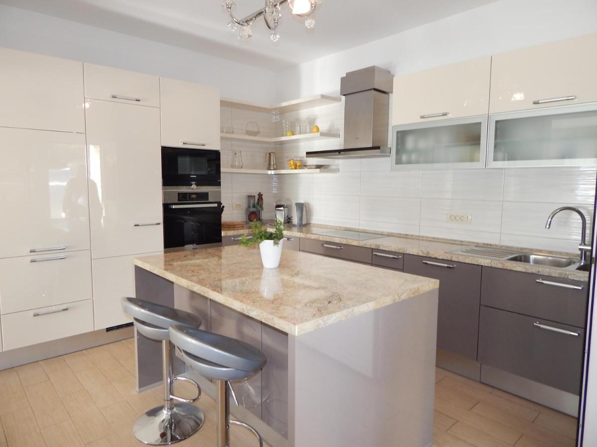 Rosemary Apartments Дуче Экстерьер фото